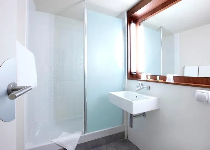 Campanile Béthune - Fouquières-les-béthune Hotel